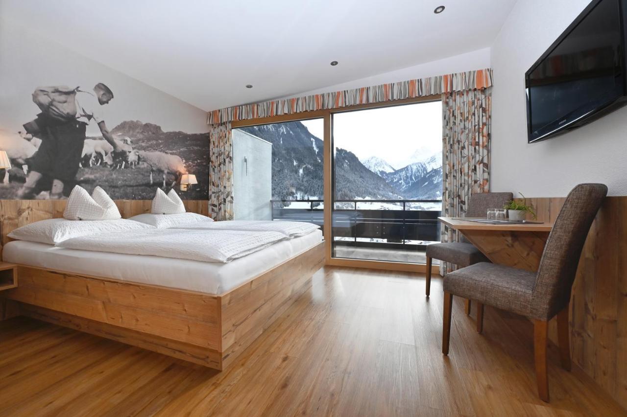 Alpenpension Maderer Gaschurn Exteriör bild
