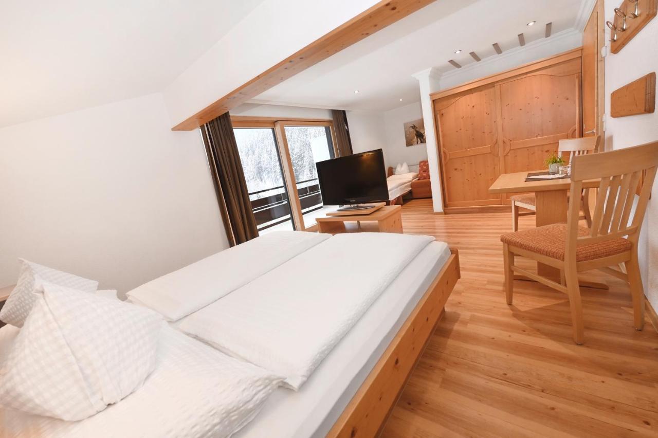 Alpenpension Maderer Gaschurn Exteriör bild